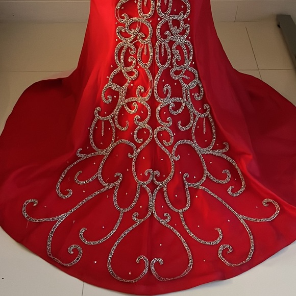 Red sirena dress - Picture 6 of 14